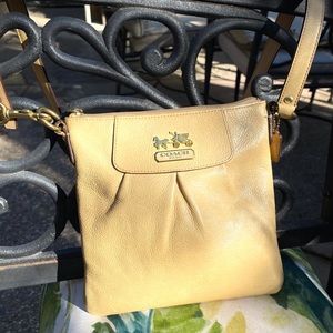 VINTAGE Coach crossbody purse with zipper